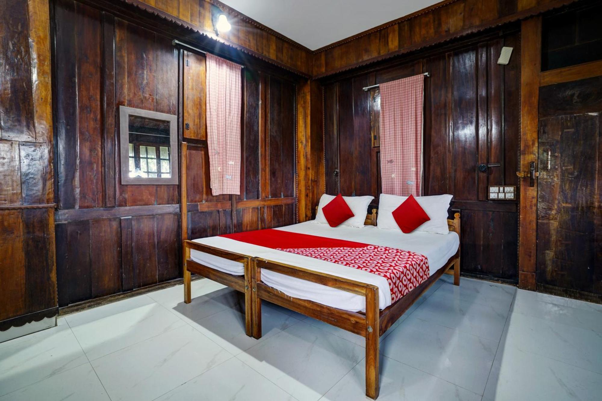 Oyo Flagship Meadow View Inn Thekkady Buitenkant foto
