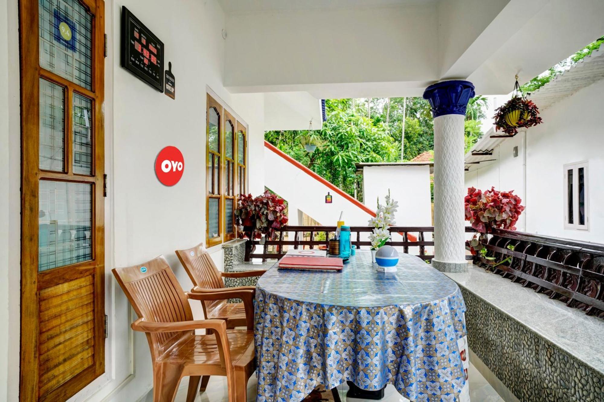 Oyo Flagship Meadow View Inn Thekkady Buitenkant foto
