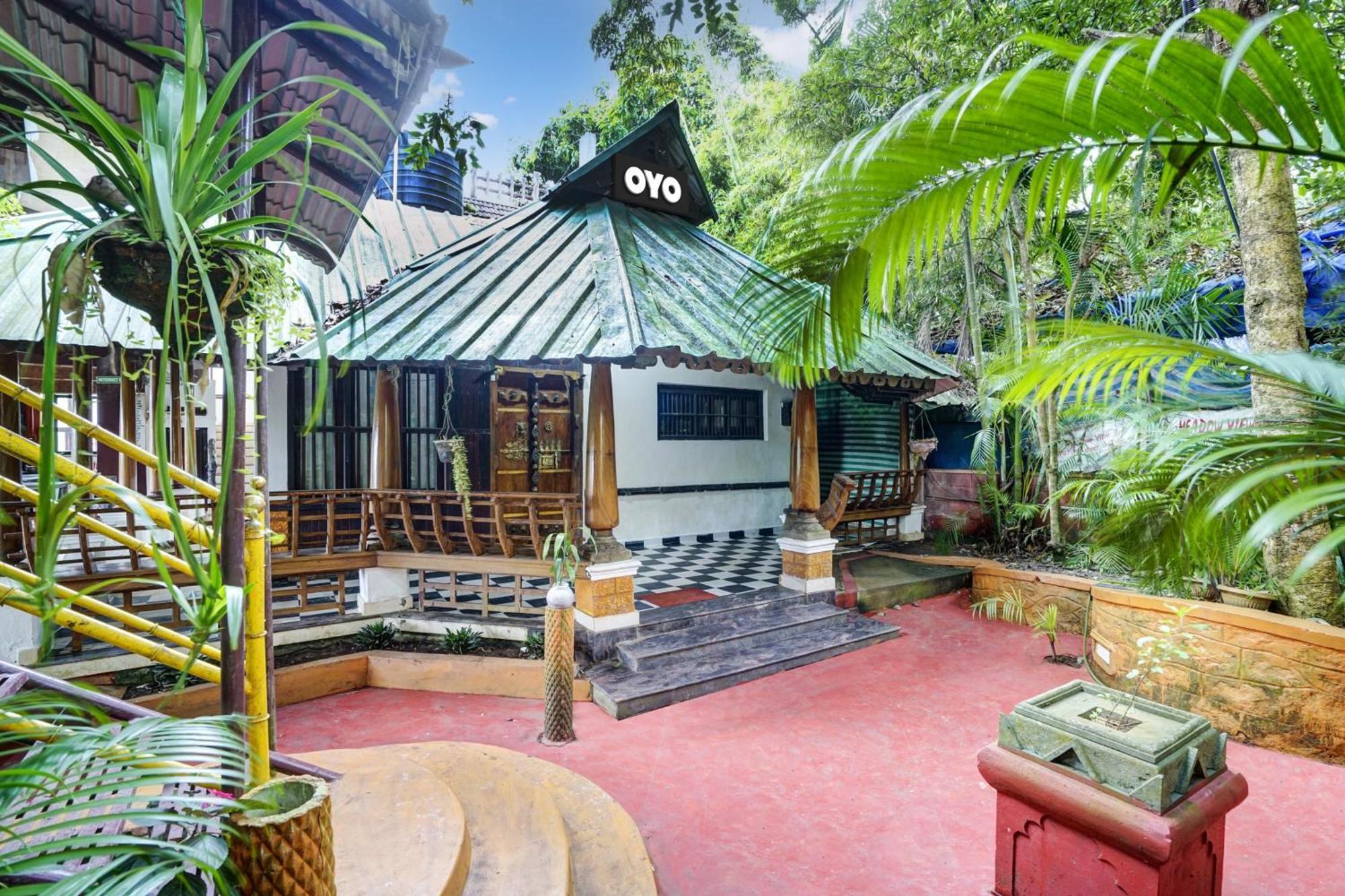 Oyo Flagship Meadow View Inn Thekkady Buitenkant foto